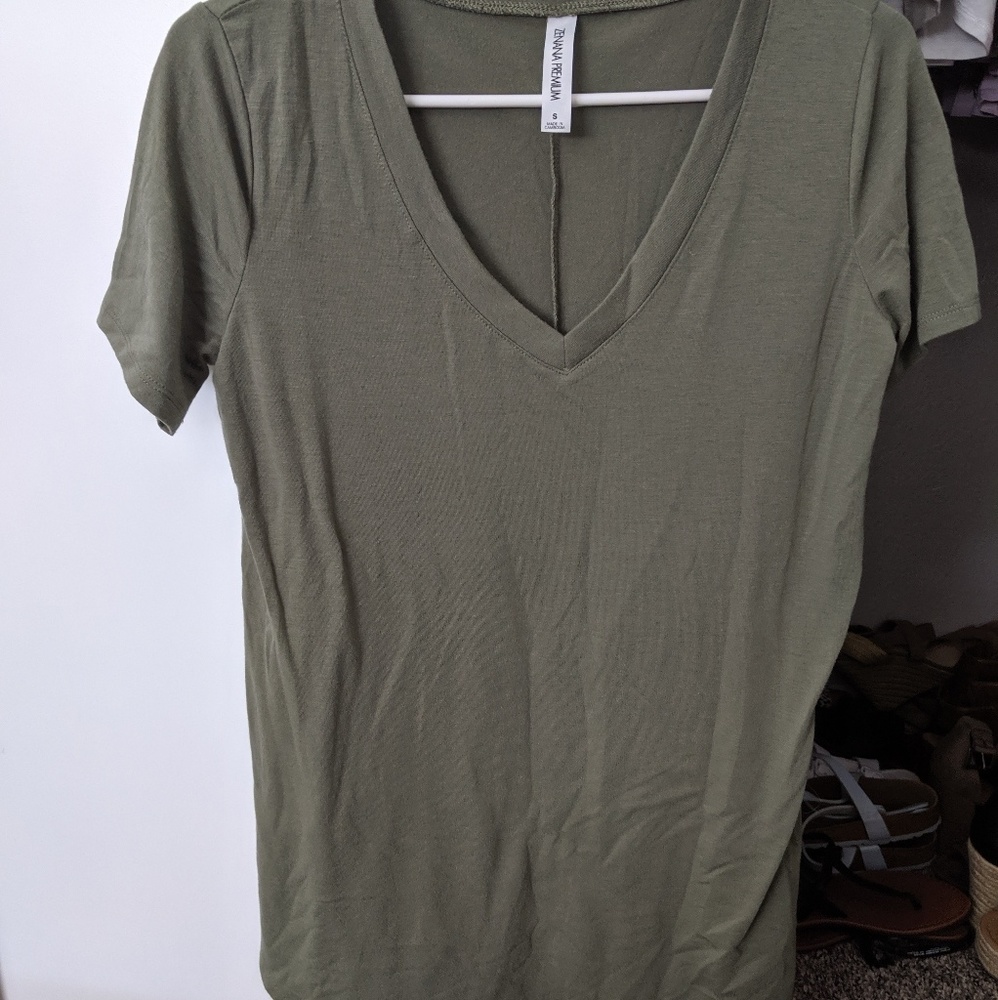 Kylee tee olive green